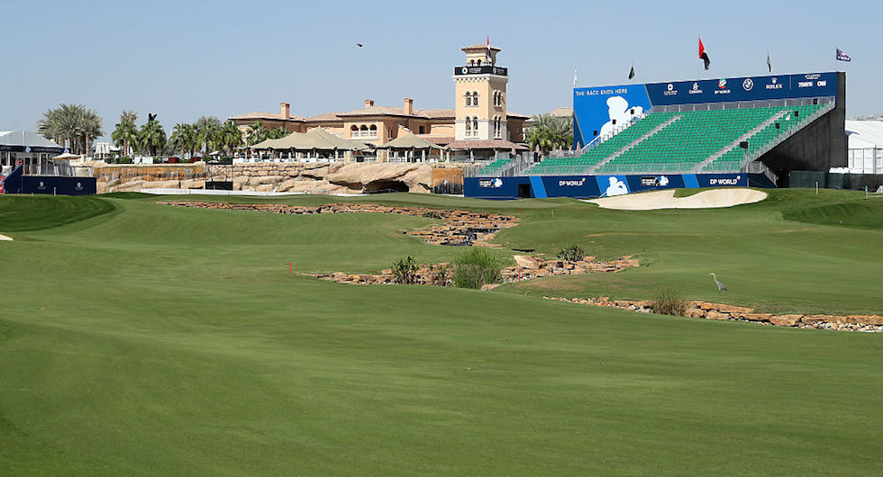 DUBAI, UNITED ARAB EMIRATES - NOVEMBER 14: A general view of the 18th hole during practice prior to the start of the DP World Tour Championship on the Earth Course at Jumeirah Golf Estates on November 14, 2016 in Dubai, United Arab Emirates. (Photo by Andrew Redington/Getty Images)