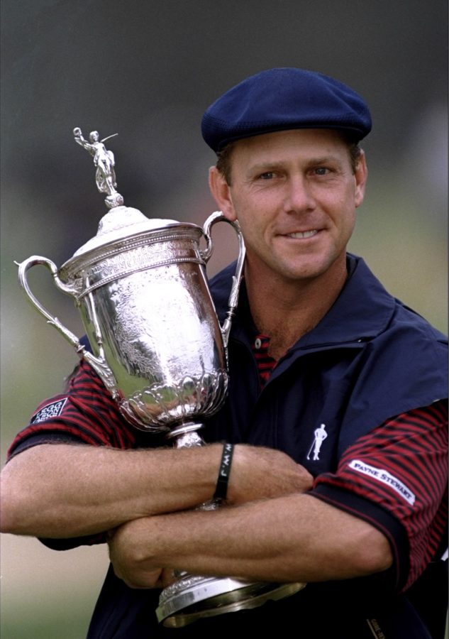 20 Jun 1999:  Payne Stewart con il trofeo dello U.S. Open