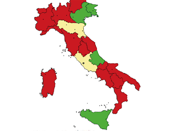 In alcune Regioni italiane (in verde), i rispettivi Governatori hanno dato il permesso di riprendere l'attività dilettantistica sui campi di golf