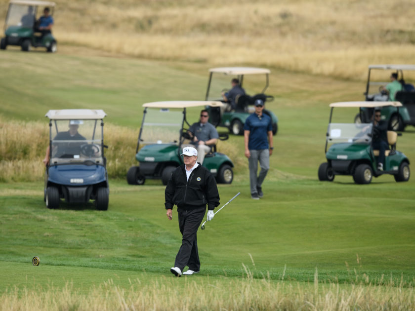 Trump: golf in Scozia per evitare l’Election Day di Biden?