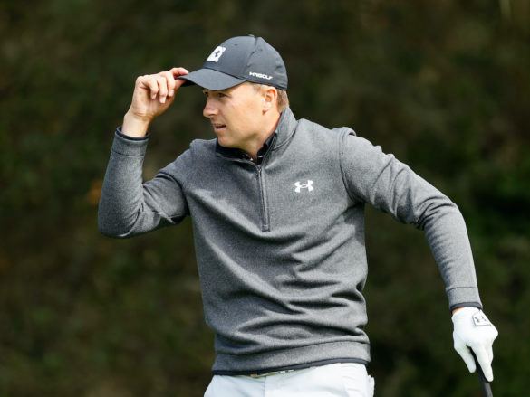 Jordan Spieth è al comando dell'AT&T Pro-AM Pebble Beach al termine del secondo giro