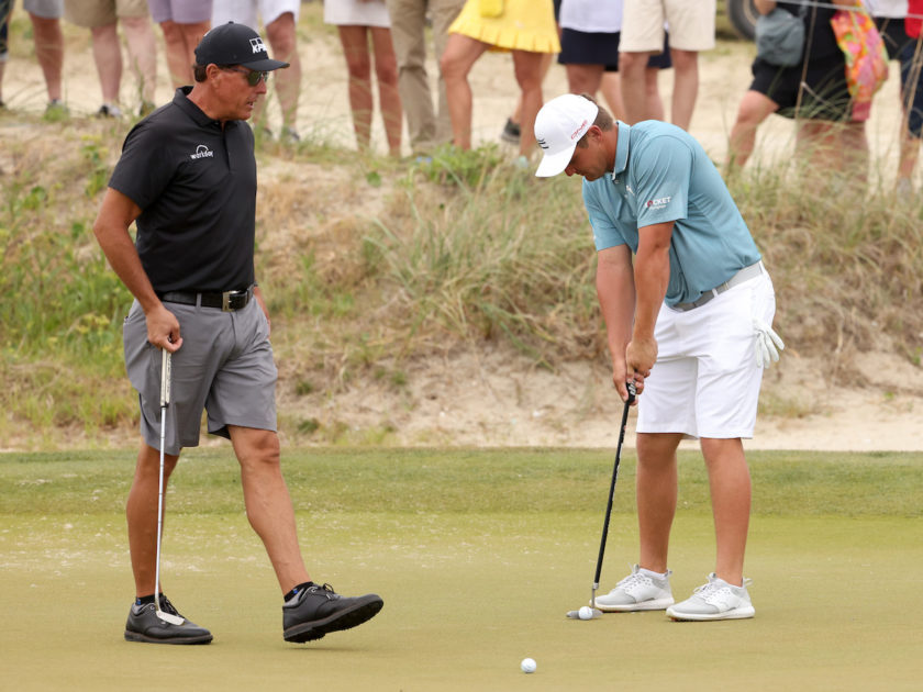 The Match sarà Mickelson vs DeChambeau