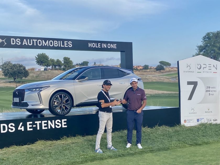 Per Edoardo Molinari una Hole in One e le chiavi della DS 4 E-TENSE