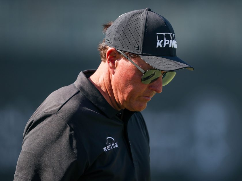 Mickelson problemi anche con il PGA Tour