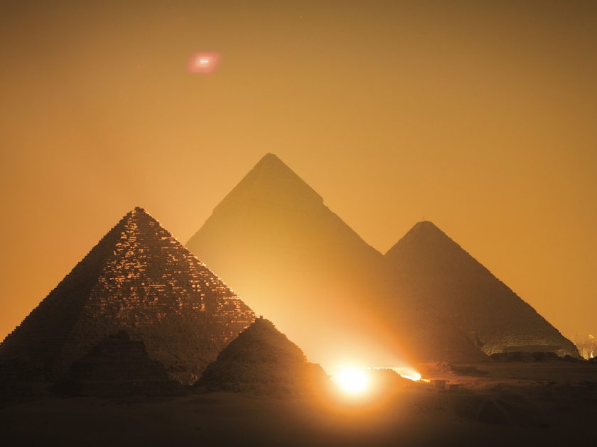 All’ombra delle piramidi