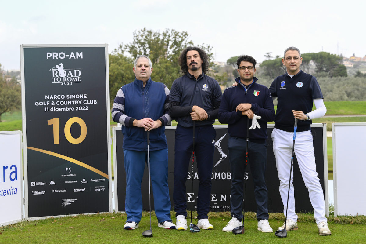 Il team dei golfisti paralimpici. Da sinistra, Fusacchia, Biagi, il pro Andrea Saracino e Petrianni