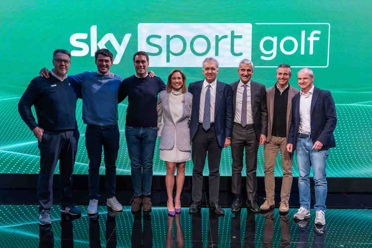 La squadra di Sky Sport Golf: da sinistra, Michele Gallerani, Giovanni Dassù, Claudio Viganò, Francesca Piantanida, Marco Cogliati, Silvio Grappasonni, Alessandro Lupi e Massimo Scarpa