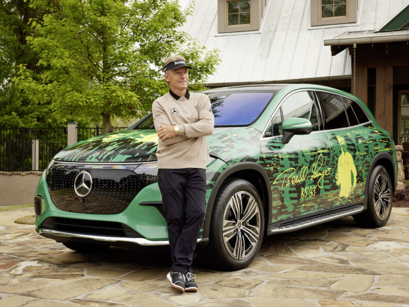 Mercedes-Benz: un SUV EQS in stile Masters per celebrare Rahm e Langer