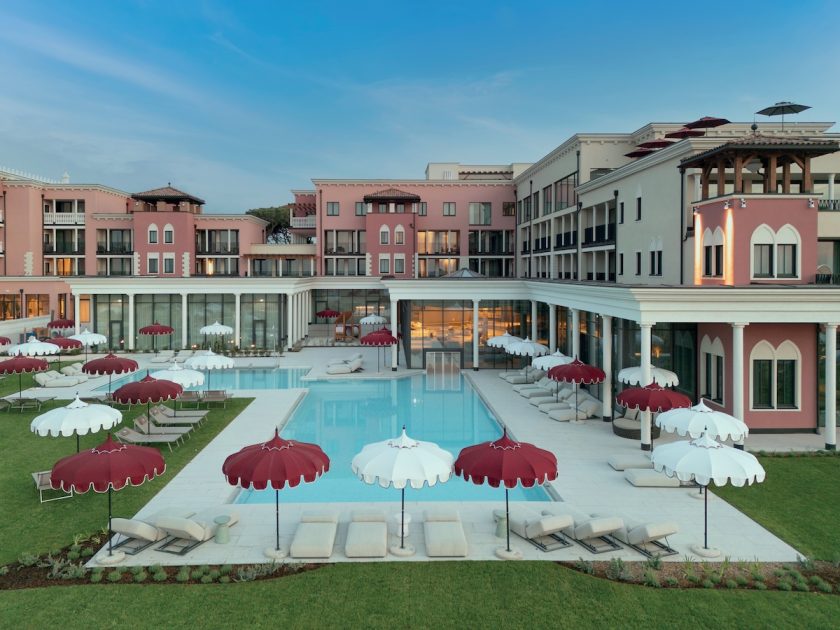 Cavallino Bianco Caorle – Venezia: il nuovo volto del family luxury italiano