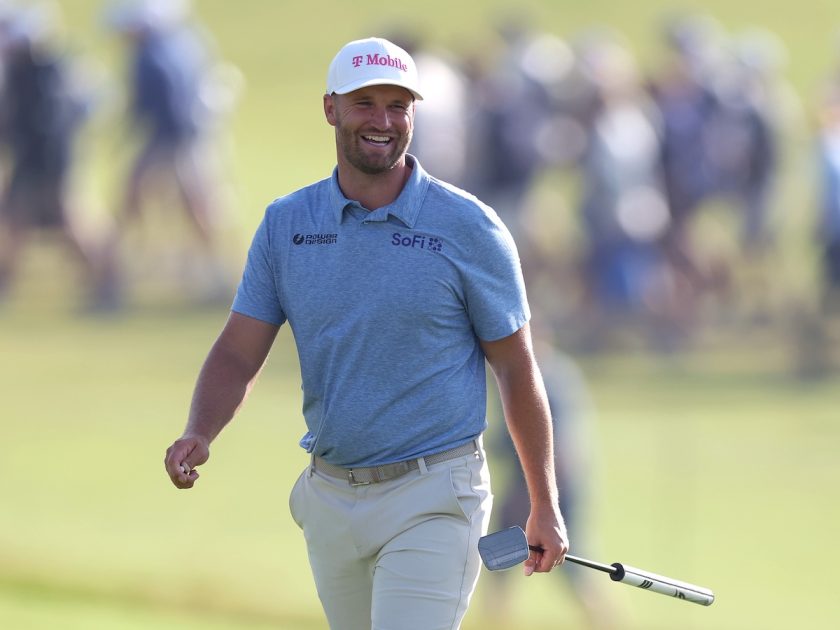 U.S. Open 1° giro: Clark vola, nebbia e vento protagonisti
